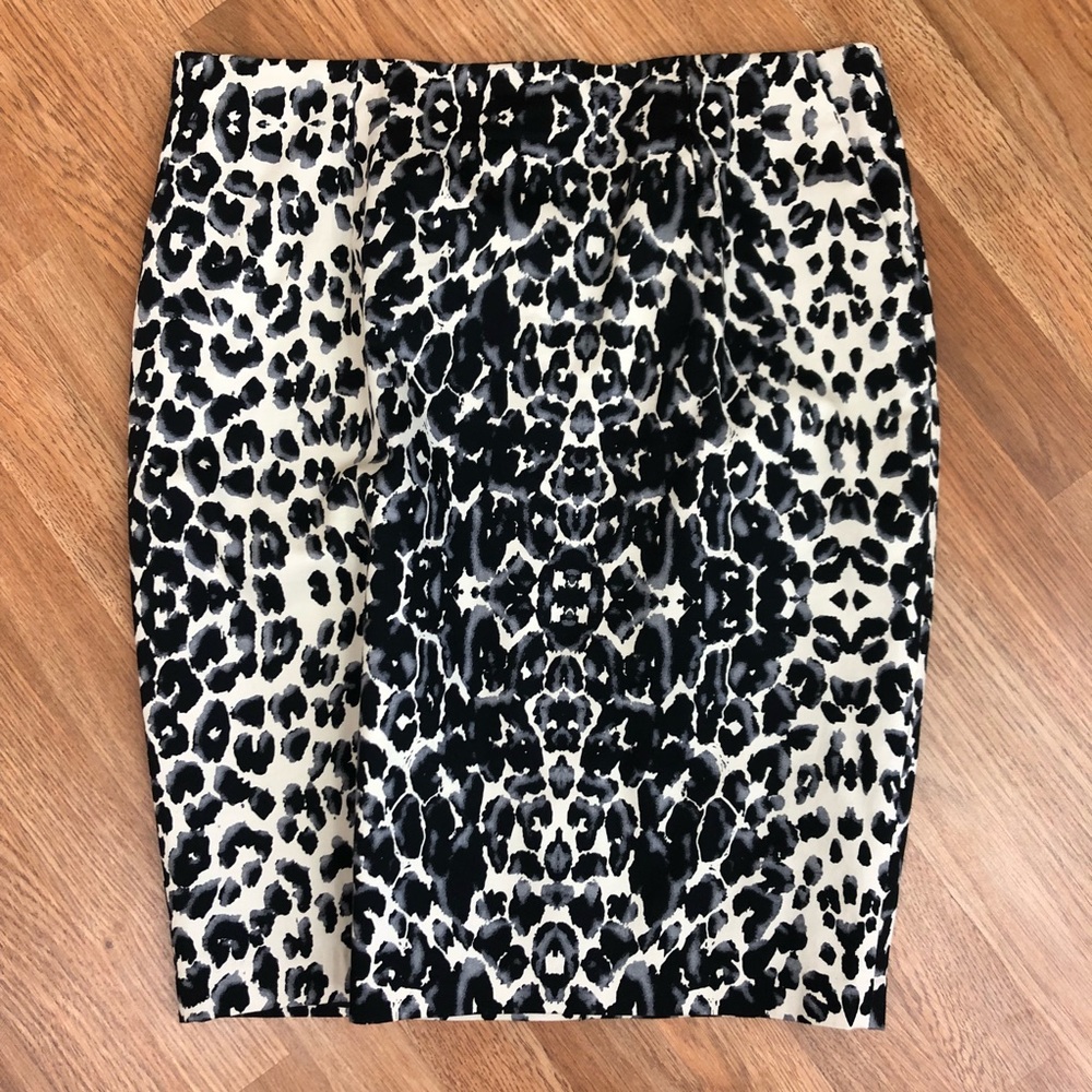 MASSIMO Cheetah Print Pencil Skirt - Picture 2 of 7